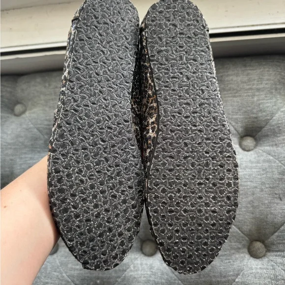 TOMS Women's Black and Brown Leopard Flats - Picture 3 of 4